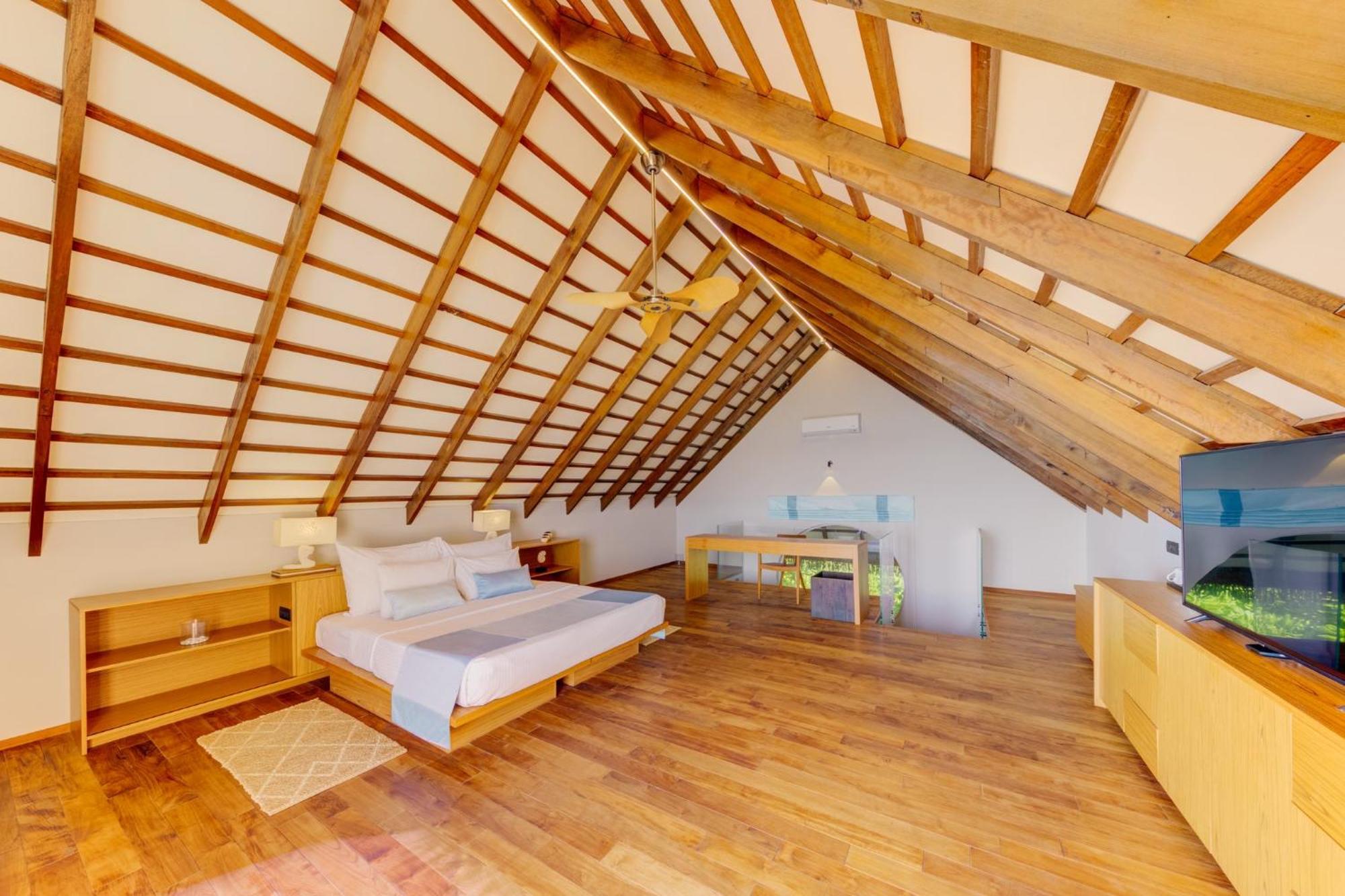 Cinnamon Velifushi Maldives Aarah Island Экстерьер фото The interior of a suite at the resort